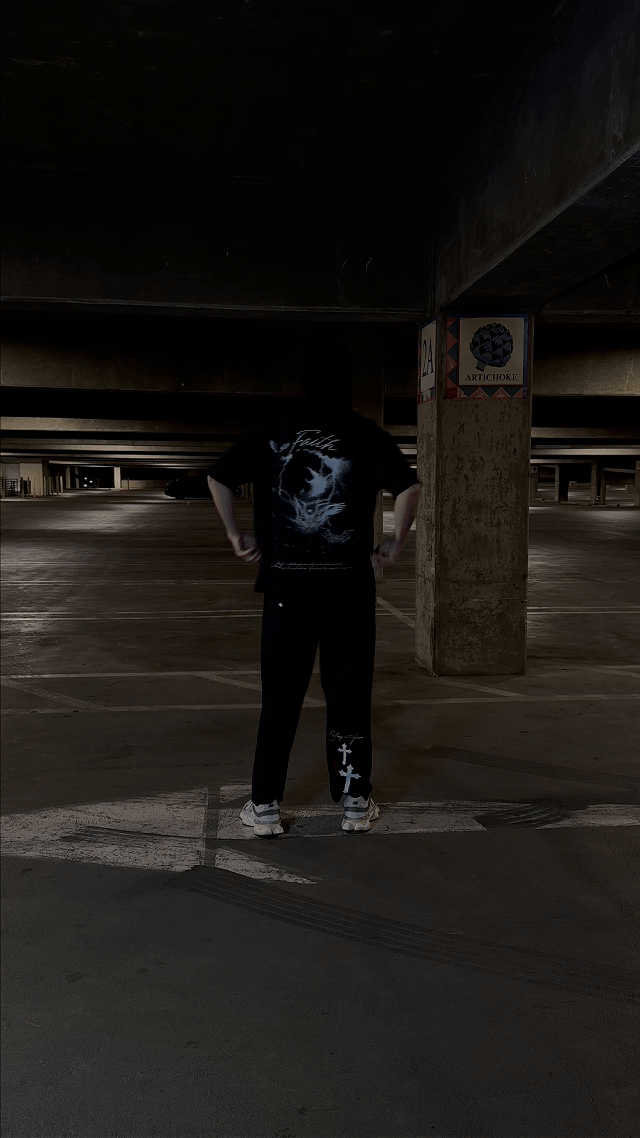 Faith Through The Storm PREMIUM Oversized Tee In Black